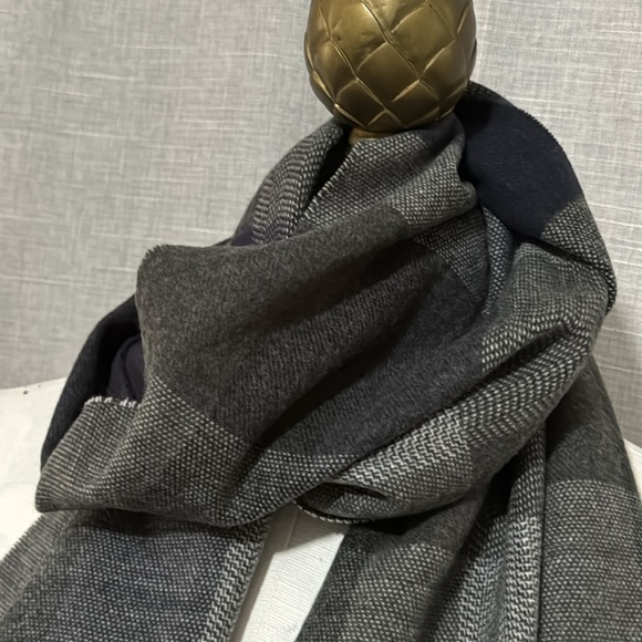 NWT Scarf-Plaid in Navy/Gray/Black-69x13-Acrylic-Rainforest Brand - Picture 5 of 13
